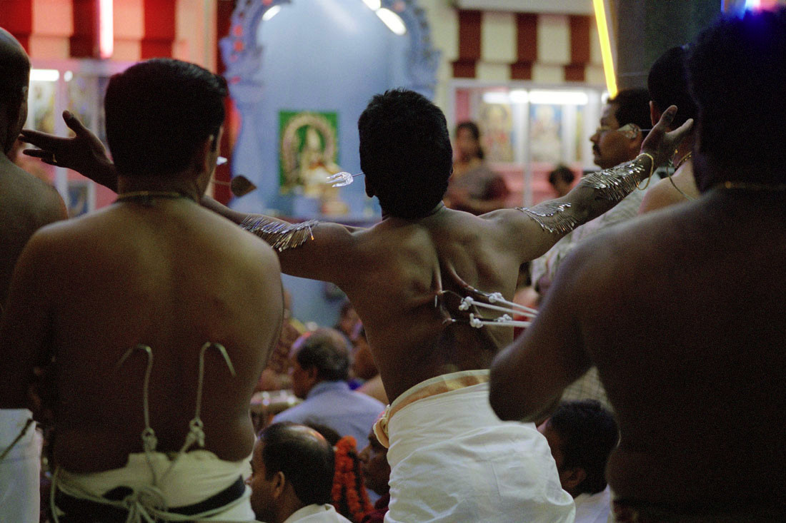 Selbstkasteiung am Tempelfest im Hindutempel Adliswil