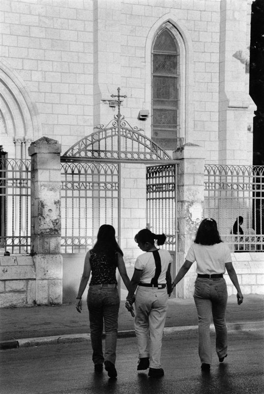 Philippinische Gastarbeiterinnen besuchen einen christlich philippinischen Gottesdienst in einer Kirche in Jaffo. (Juli 1998)