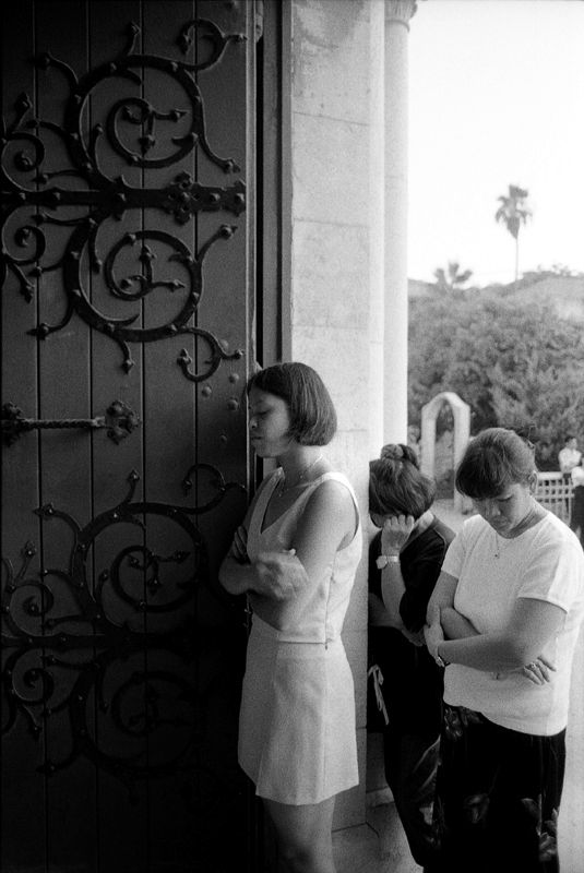 Philippinische Gastarbeiterinnen besuchen einen christlich philippinischen Gottesdienst in einer Kirche in Jaffo. (Juli 1998)